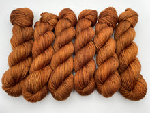 Load image into Gallery viewer, 8ply Merino &#39;Gingerbread&#39;