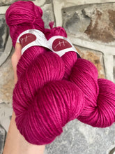 Load image into Gallery viewer, 8ply Merino &#39;Barbie&#39;