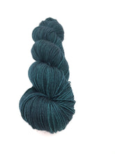 Load image into Gallery viewer, 4ply Bluefaced Leicester &#39;Wild Woods&#39;