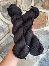 Load image into Gallery viewer, 8ply Merino &#39;Black Star&#39;