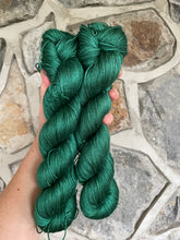 Load image into Gallery viewer, 4ply Mulberry Silk &#39;Emerald&#39;