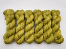 Load image into Gallery viewer, 4ply Corriedale &#39;Citrine&#39;