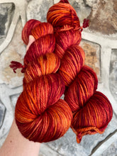 Load image into Gallery viewer, 8ply Merino &#39;Fervid&#39;