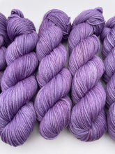 Load image into Gallery viewer, 8ply Merino &#39;Lavender&#39;