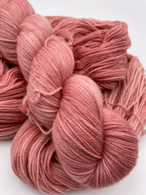 Load image into Gallery viewer, 4ply Merino &#39;Carnation&#39;